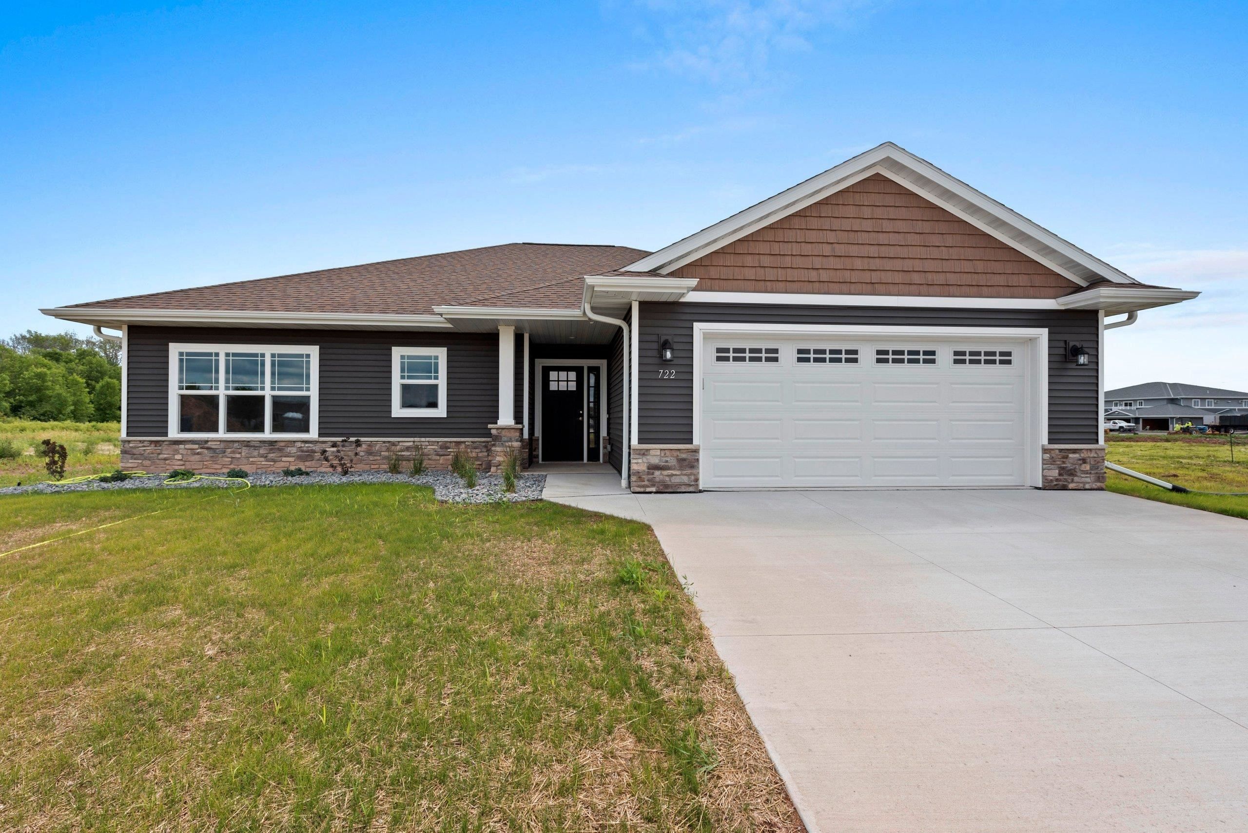 2513 Tipperary Trail. De Pere, WI 54115