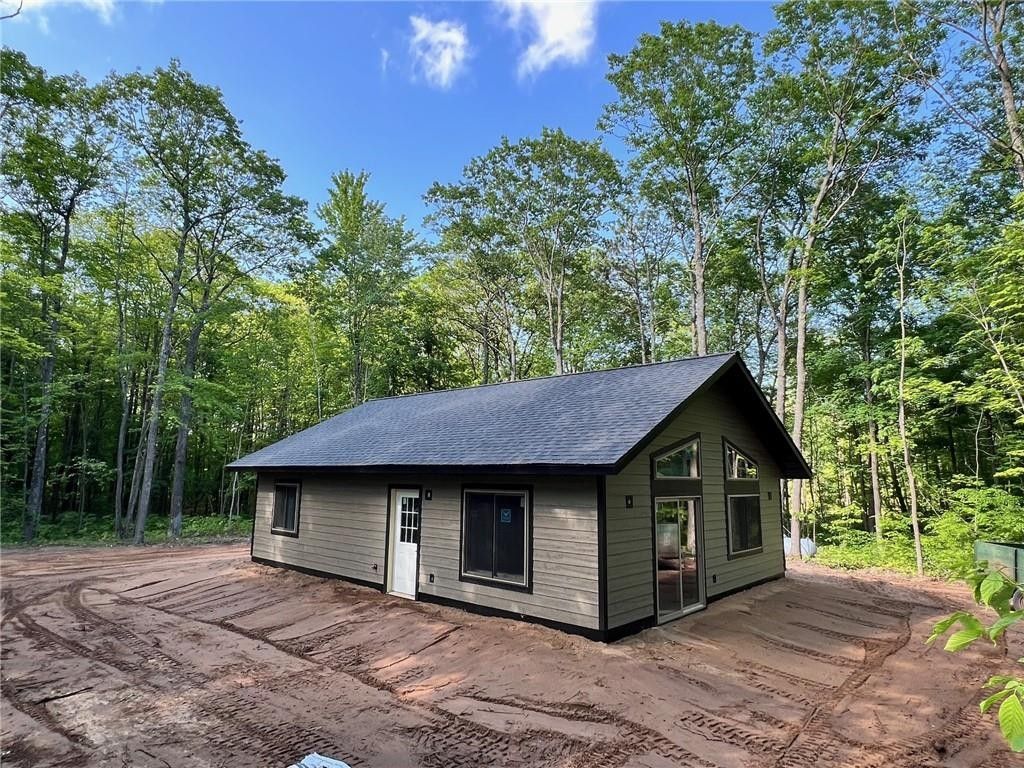 5774N Mutters Road. Stone Lake, WI 54876