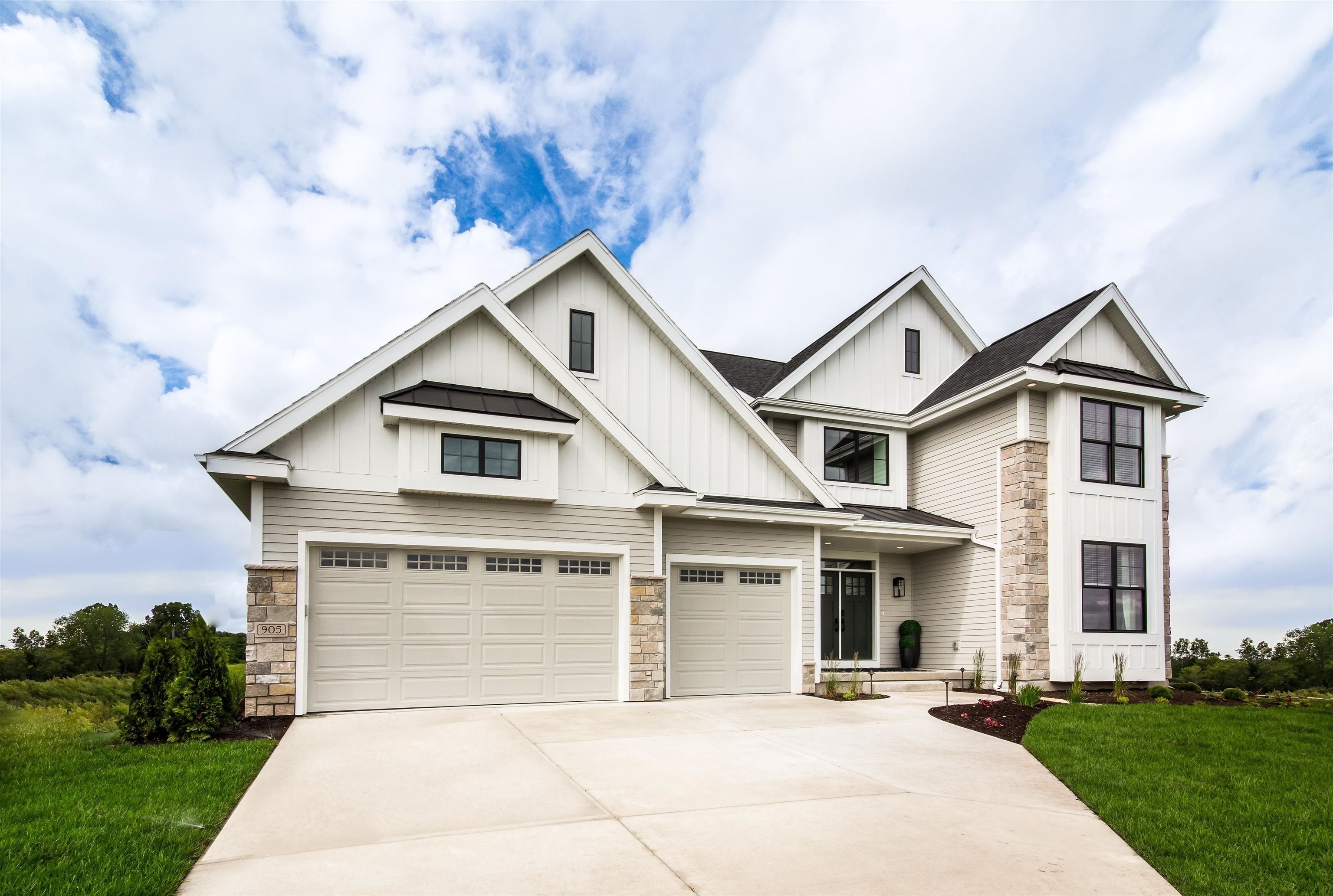 905 Roger Court. Waunakee, WI 53597