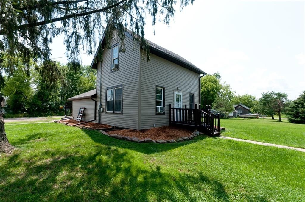 12 W Schneider Street. Rice Lake, WI 54868