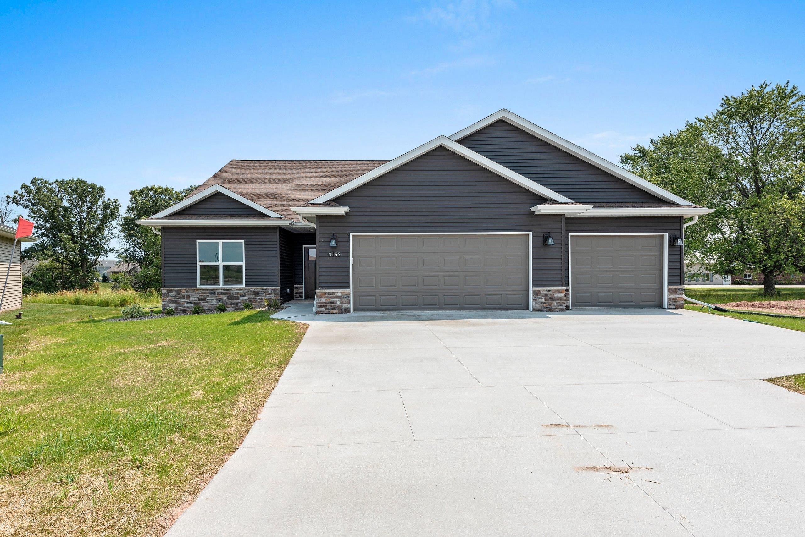 3153 Lazy Oak Court. Green Bay, WI 54311