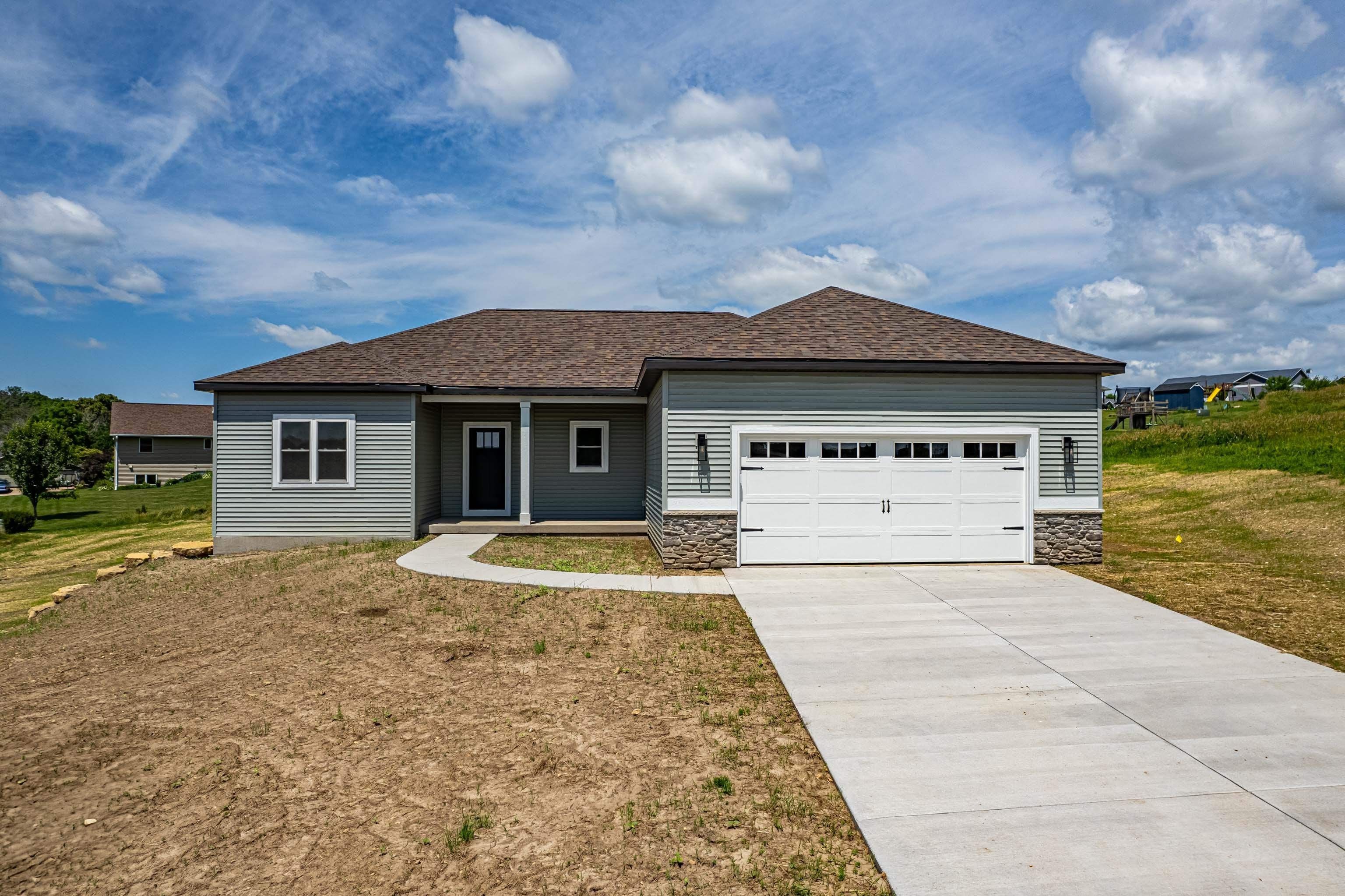 404 Creekview Circle. Dodgeville, WI 53533