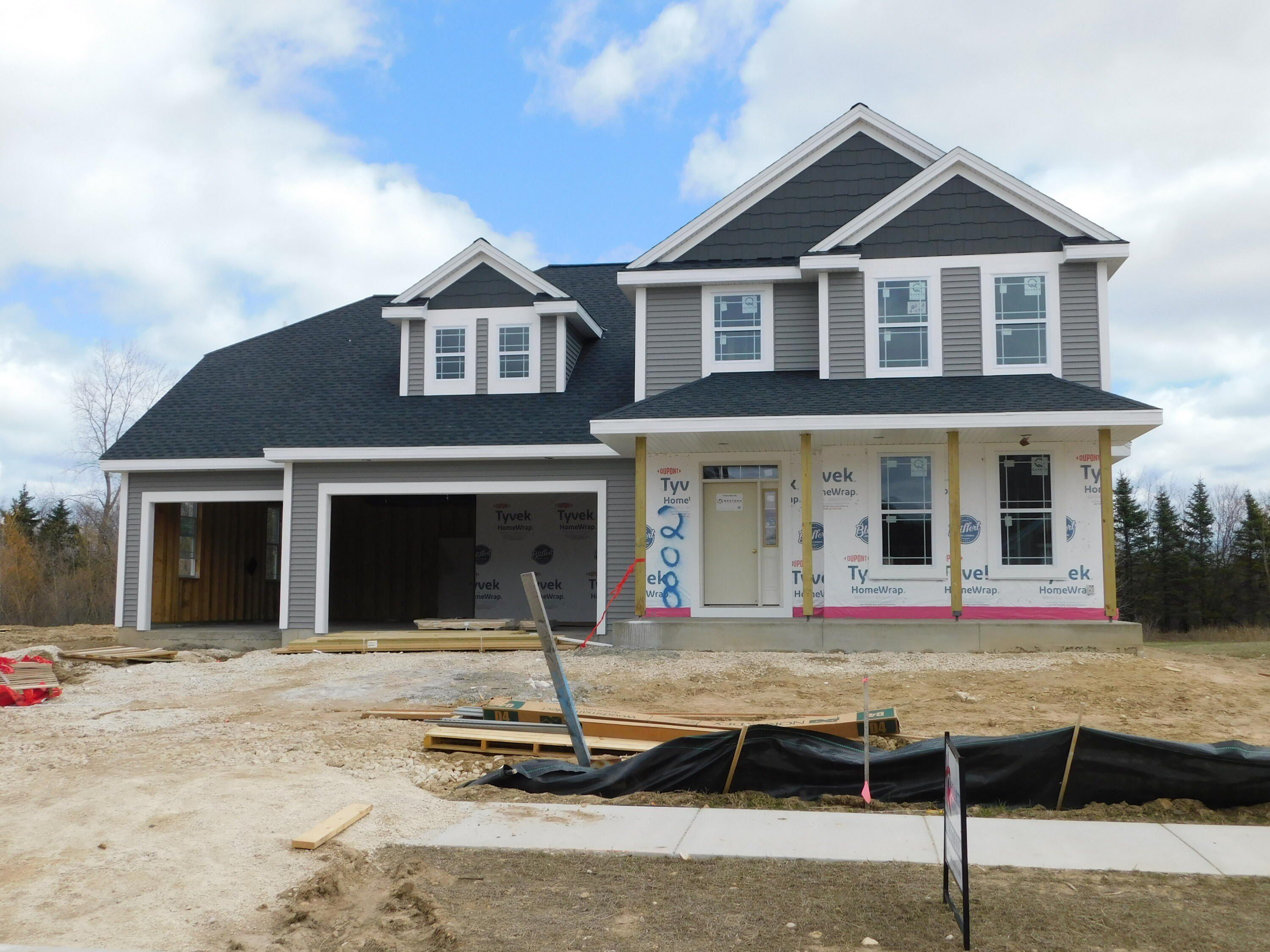 208 Candleberry Ln. Grafton, WI 53024