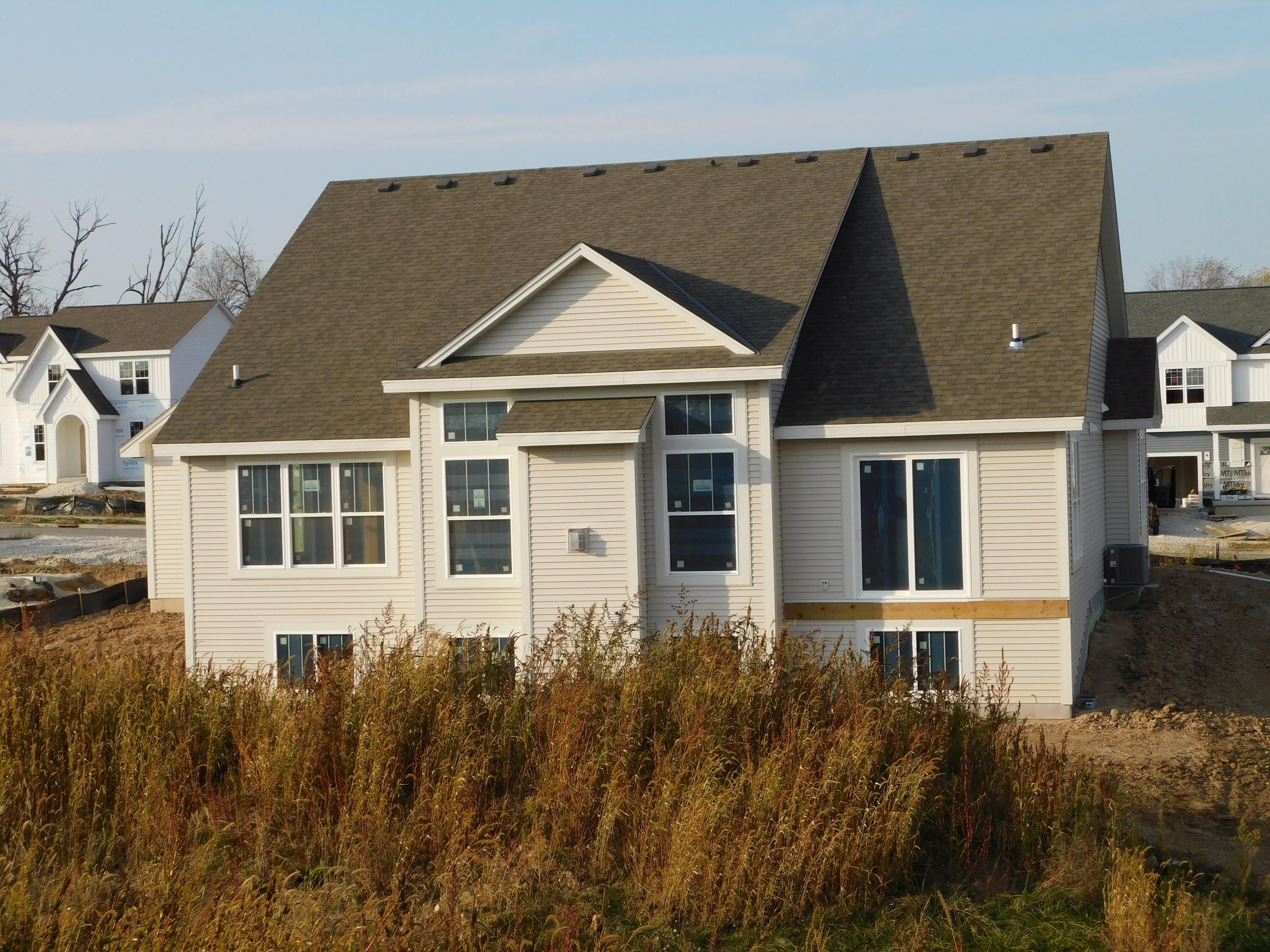 403 W Sparrow Way. Grafton, WI 53024
