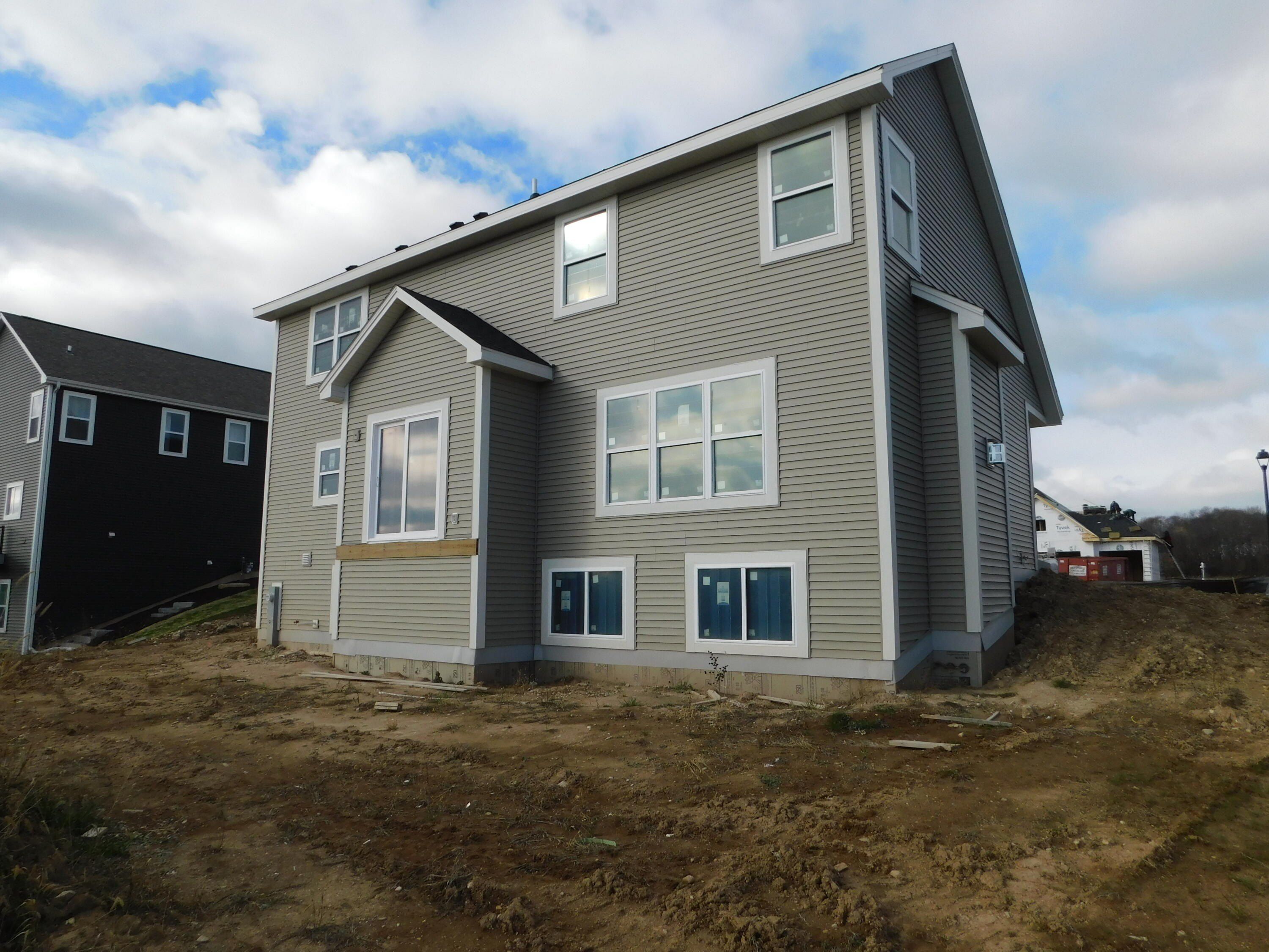 804 Kohlwey Dr. Grafton, WI 53024