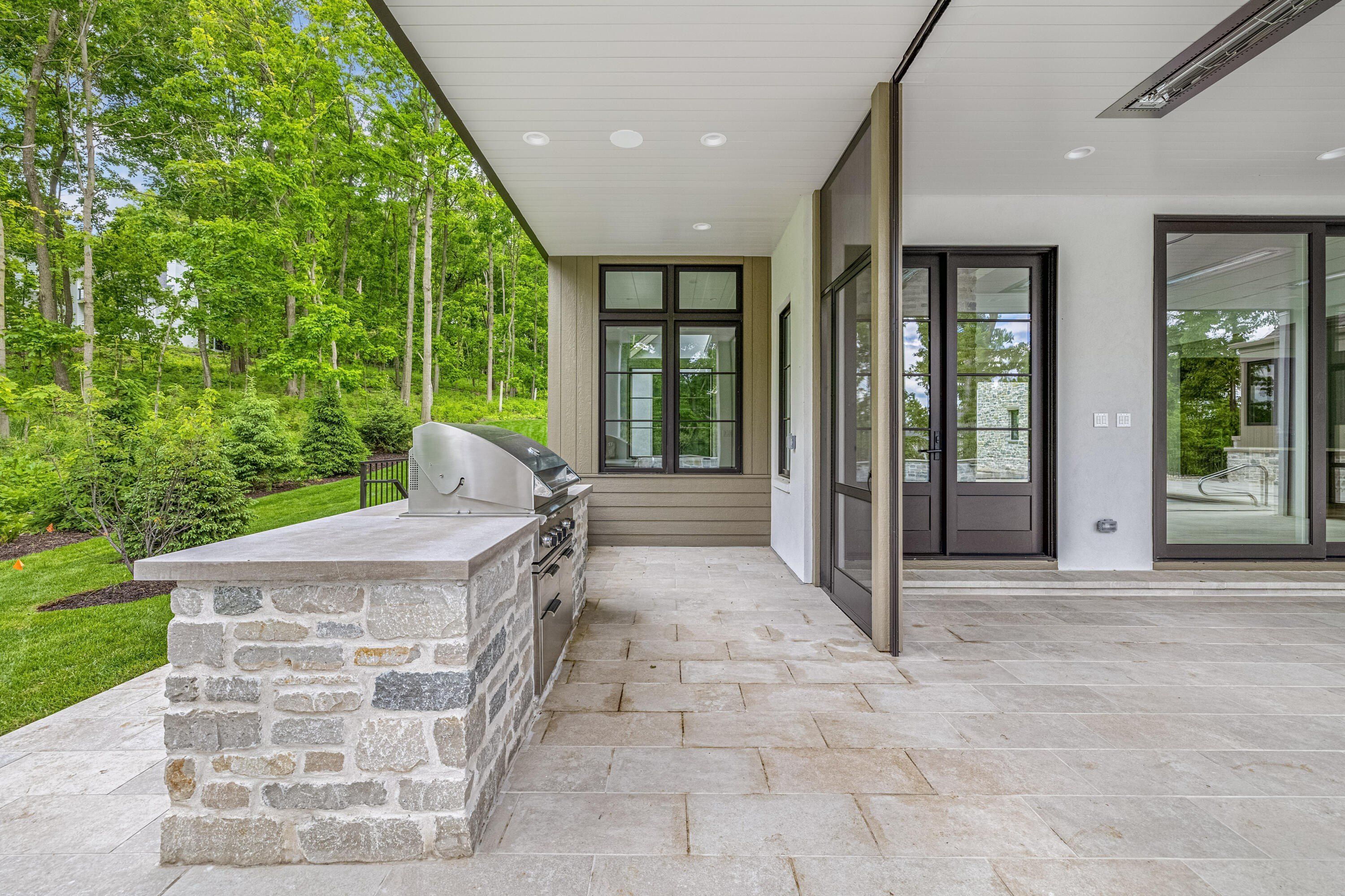 1572 N Creekside Ln. Lake Geneva, WI 53147