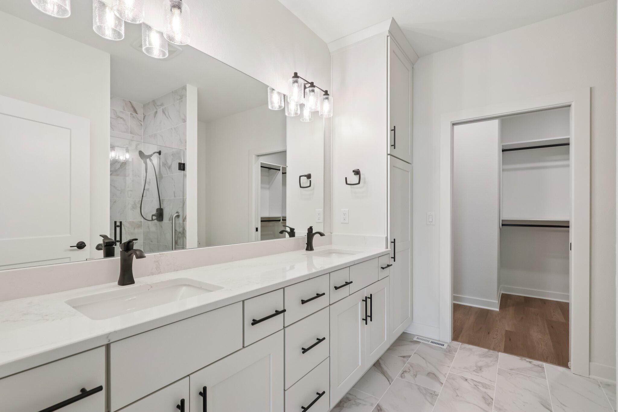 2119 Bluestem Dr. Waukesha, WI 53189