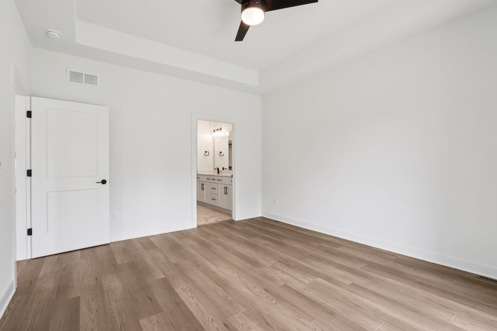 2117 Bluestem Dr. Waukesha, WI 53189