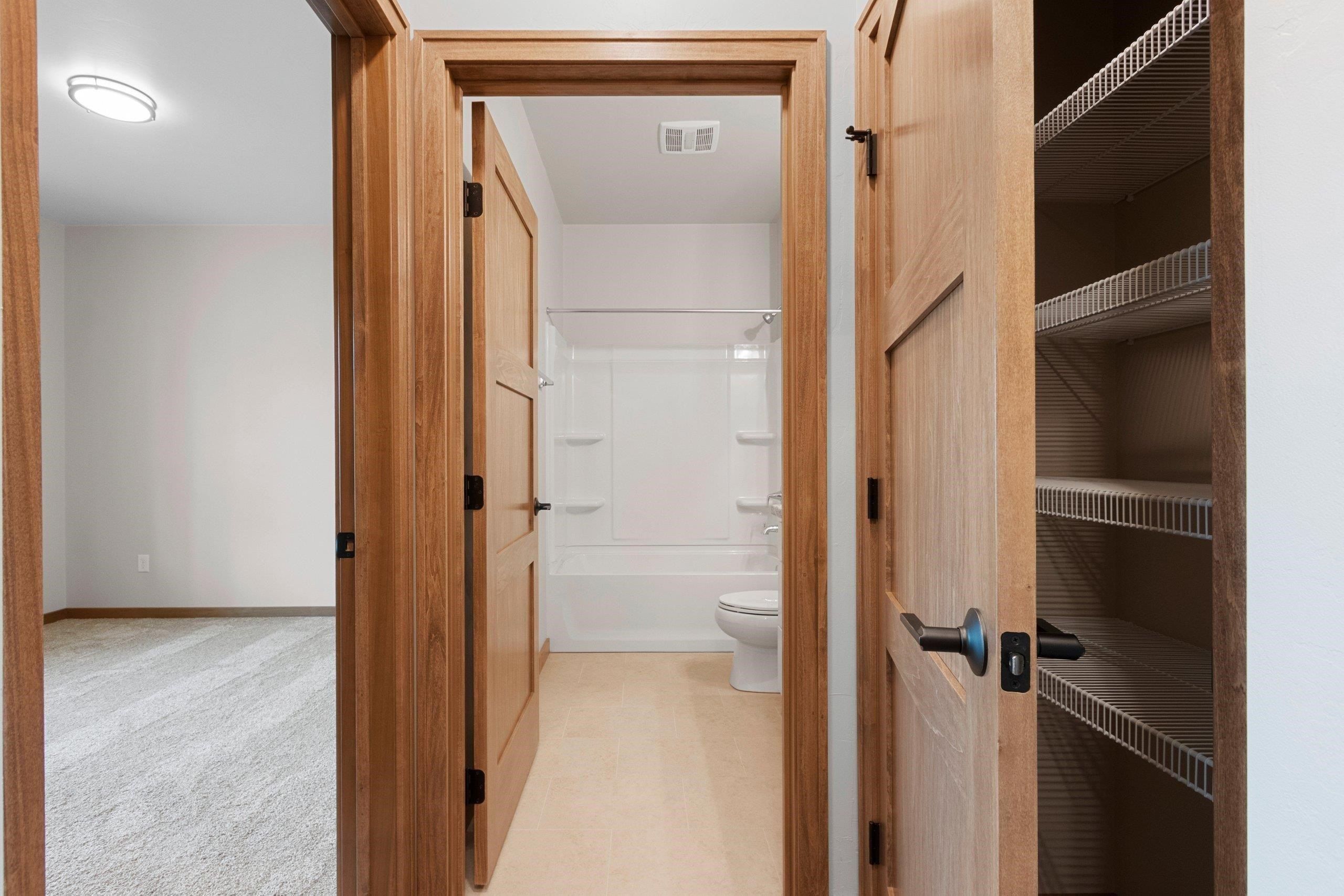 2553 Meyer Way. De Pere, WI 54115