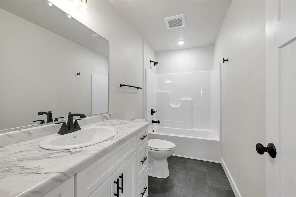 115 Theunis Drive. Wrightstown, WI 54180