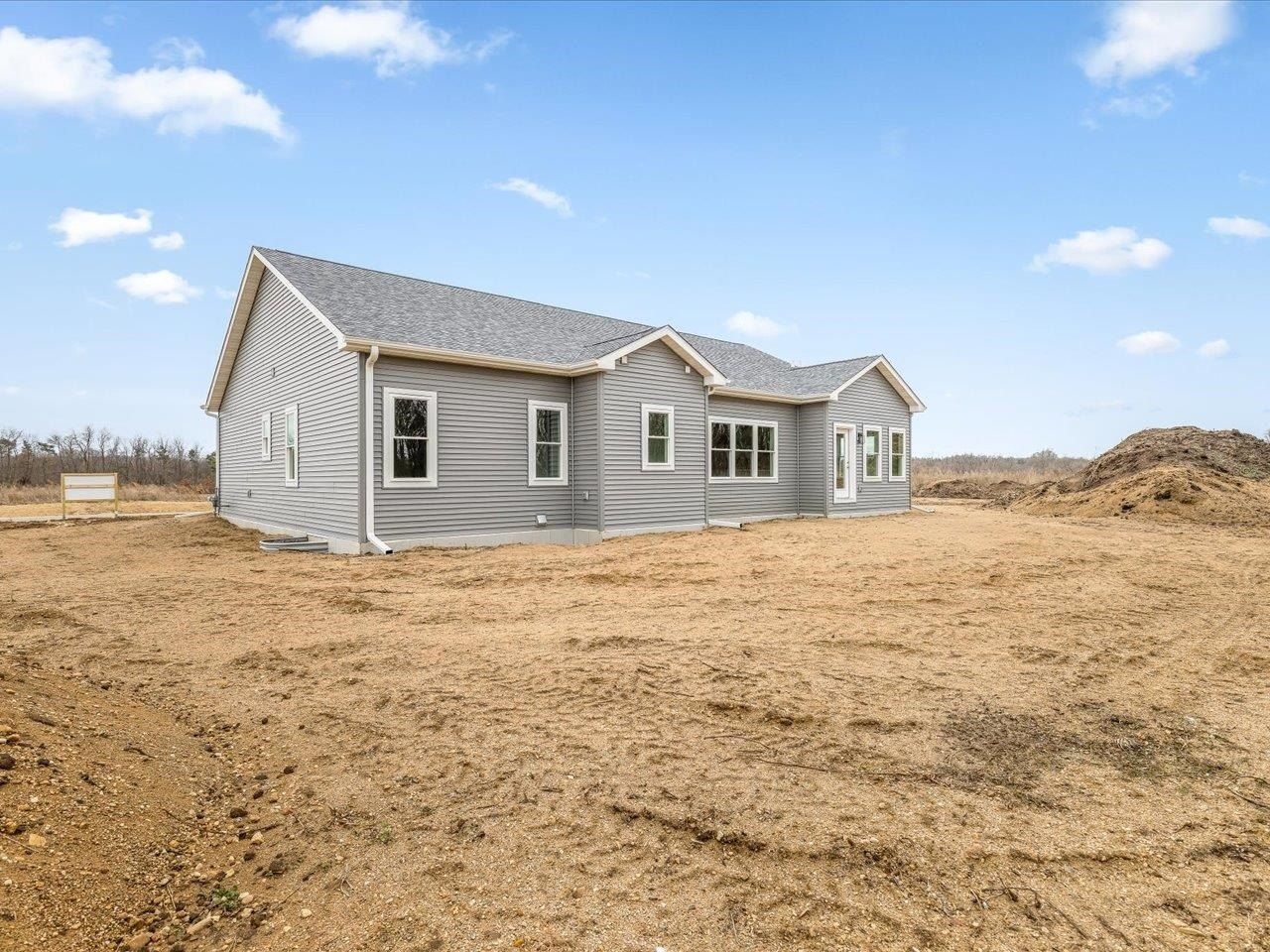 3286 W Prairie Grove Lane. Beloit, WI 53511