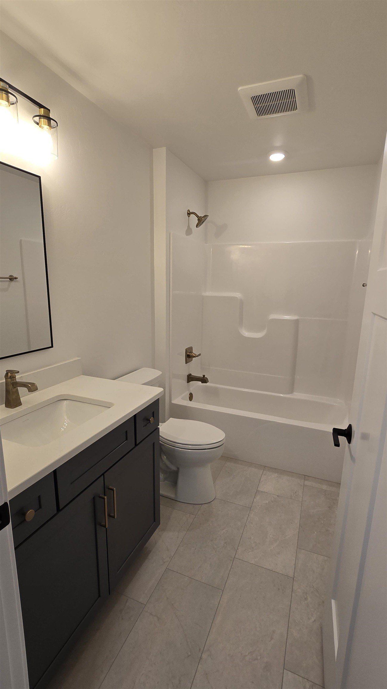 W5609 Tonys Way. Appleton, WI 54915