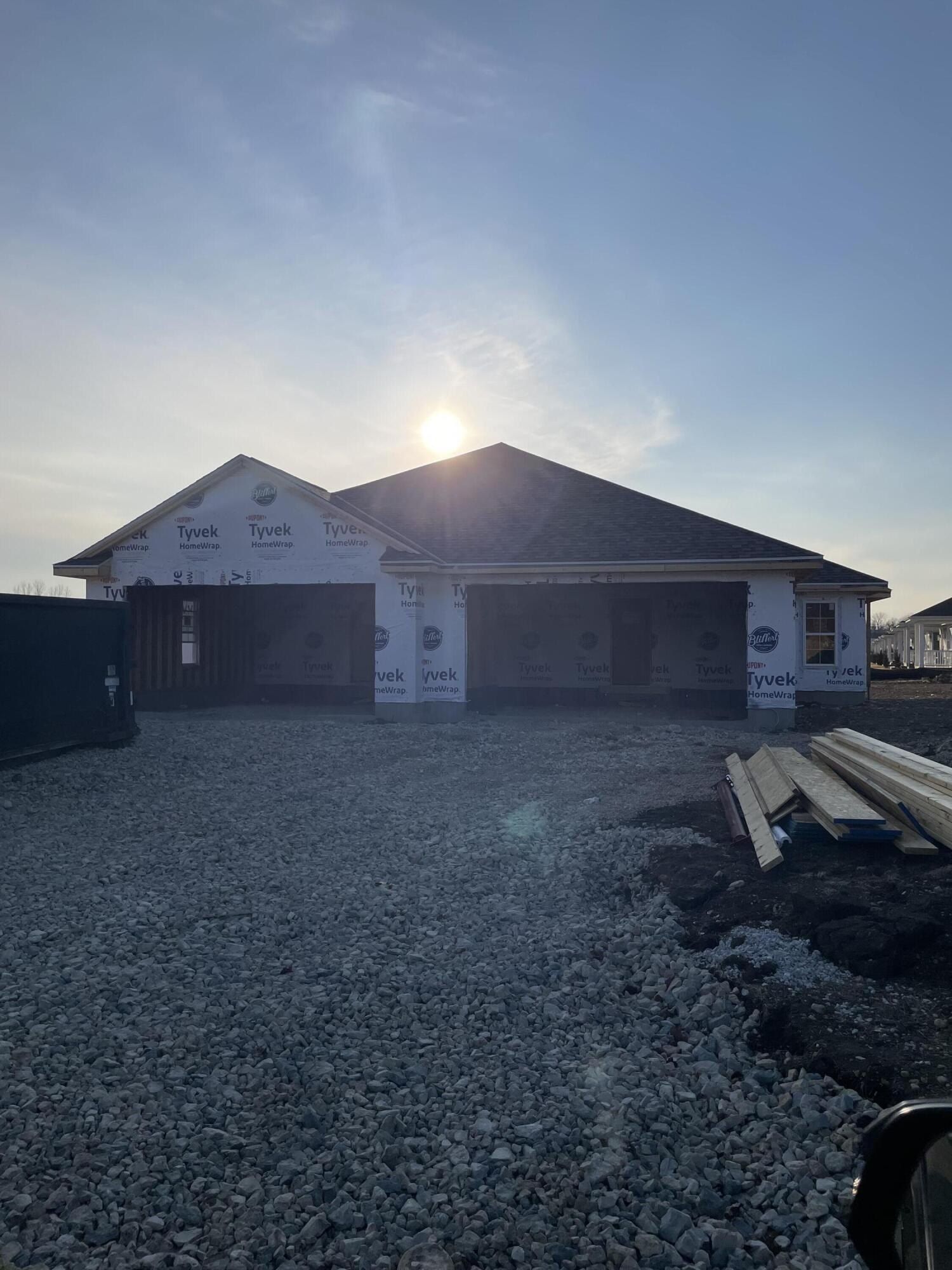 404 Park Villas Cir. Waterford, WI 53185