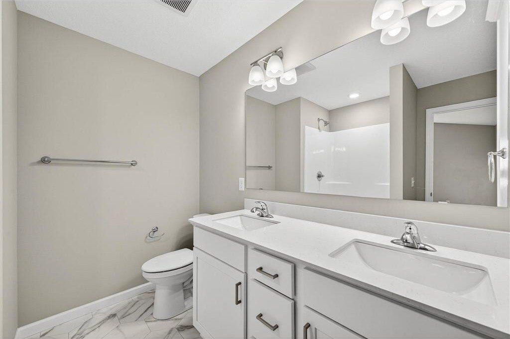 1752 Squirrel Way. New Richmond, WI 54017