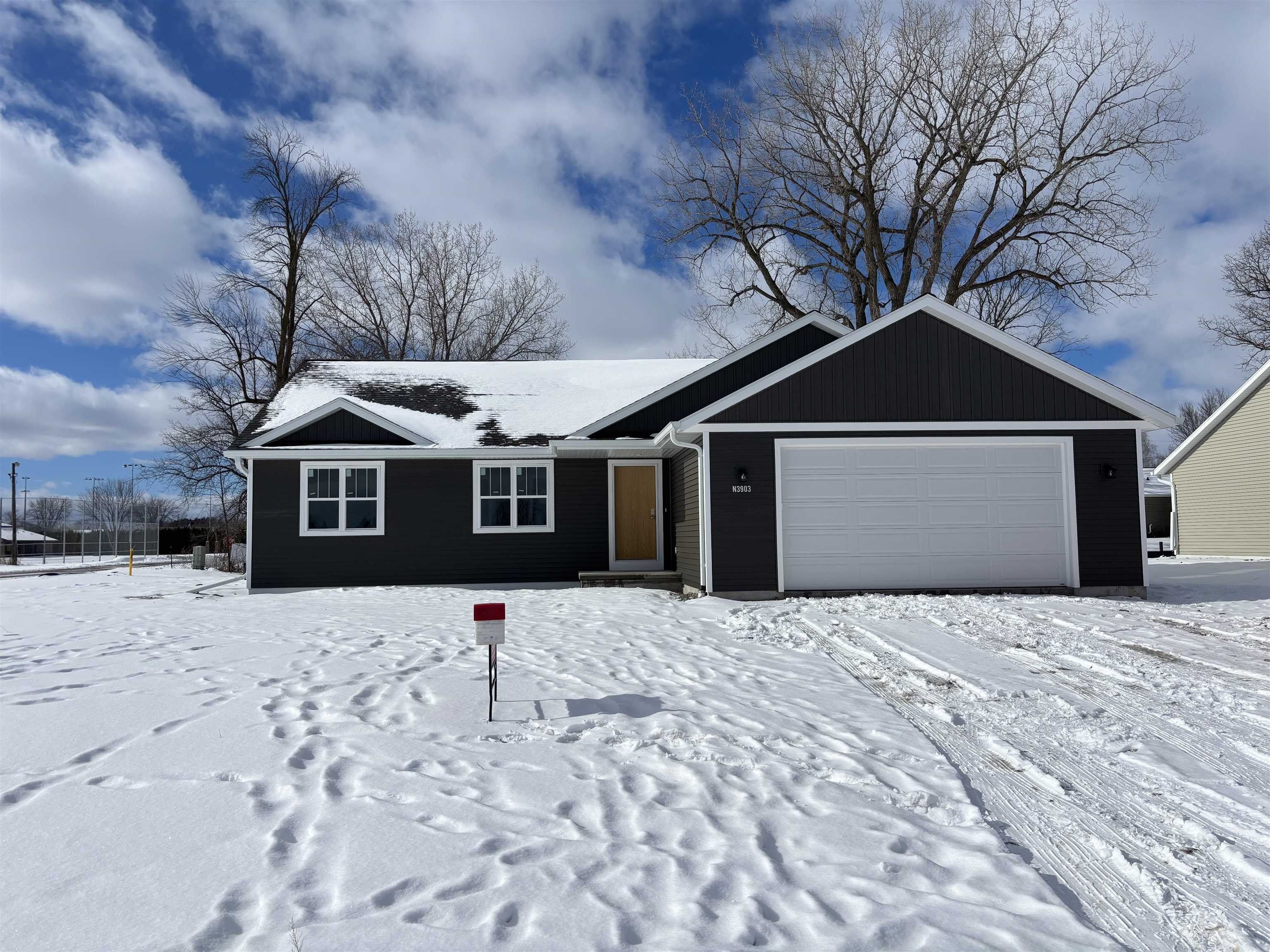N3903 Wettering Way. Kaukauna, WI 54130
