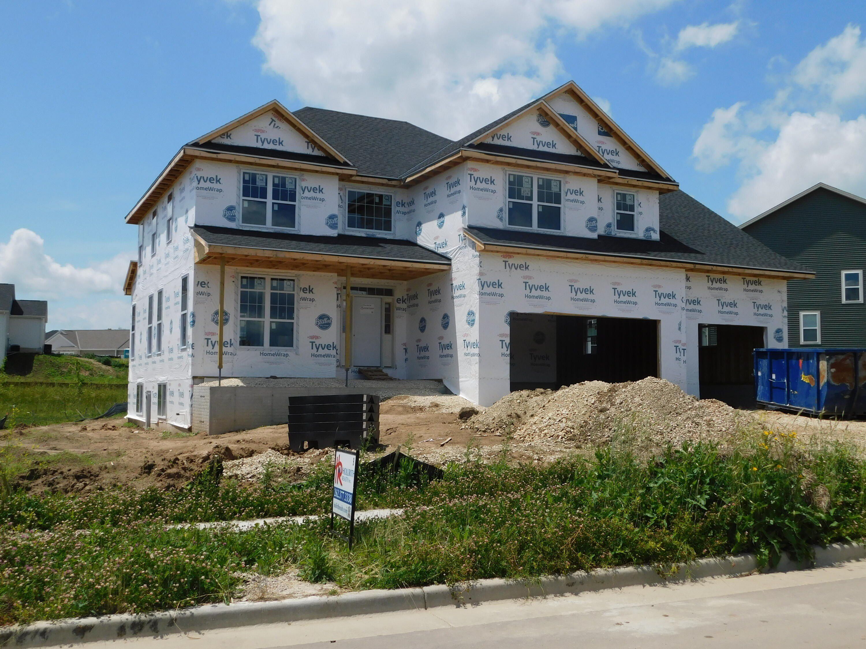 711 Kohlwey Dr. Grafton, WI 53024