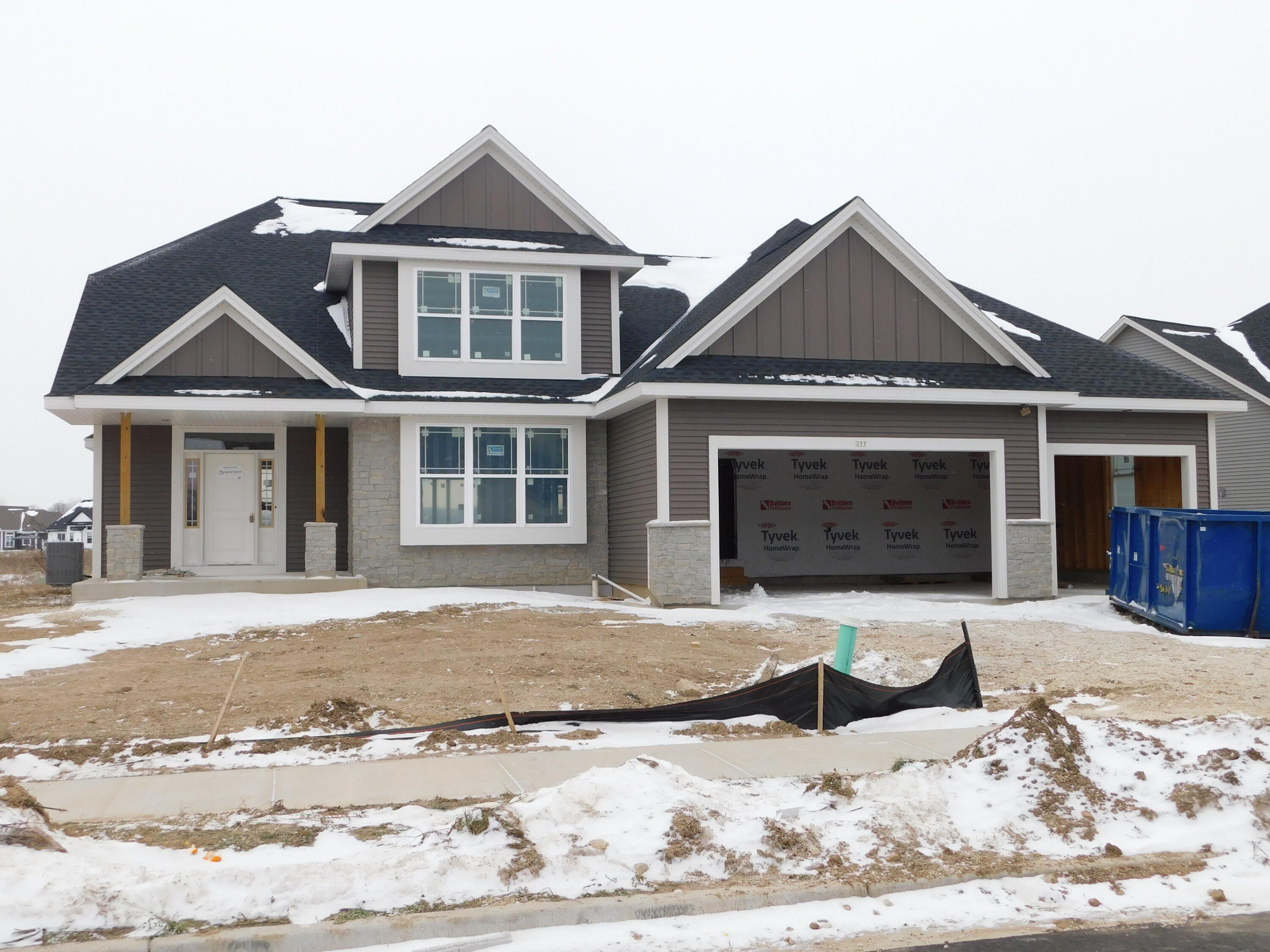 257 Candleberry Ln. Grafton, WI 53024