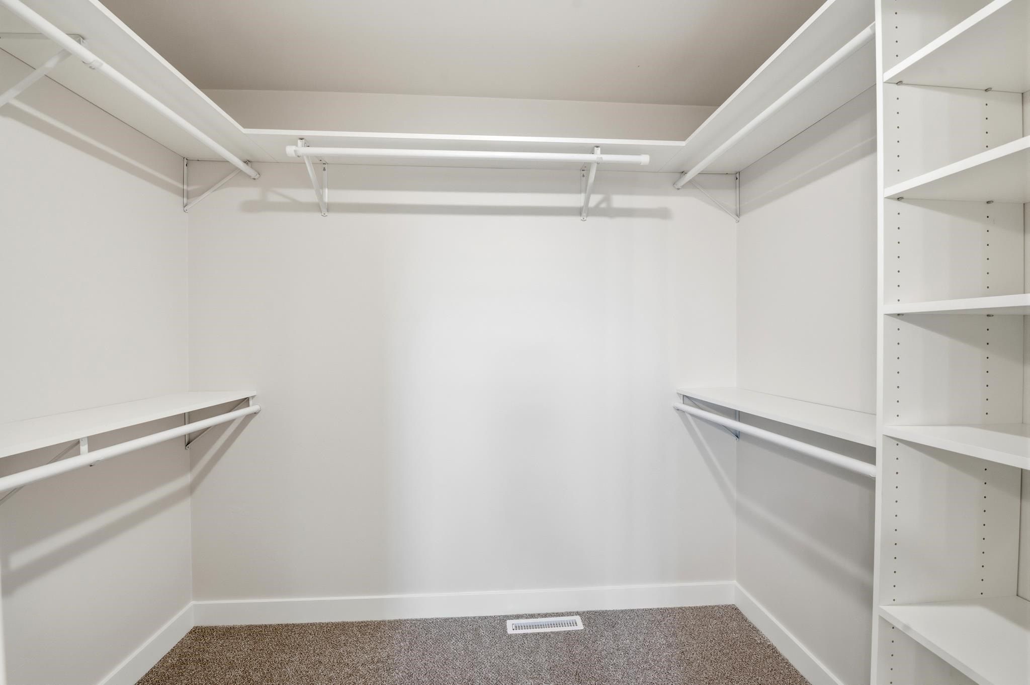 3740 Edwina Drive. De Pere, WI 54115