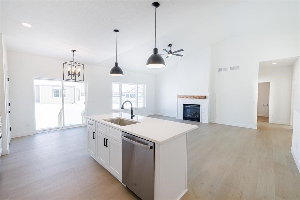 1744 E Kyle Circle. Beloit, WI 53511