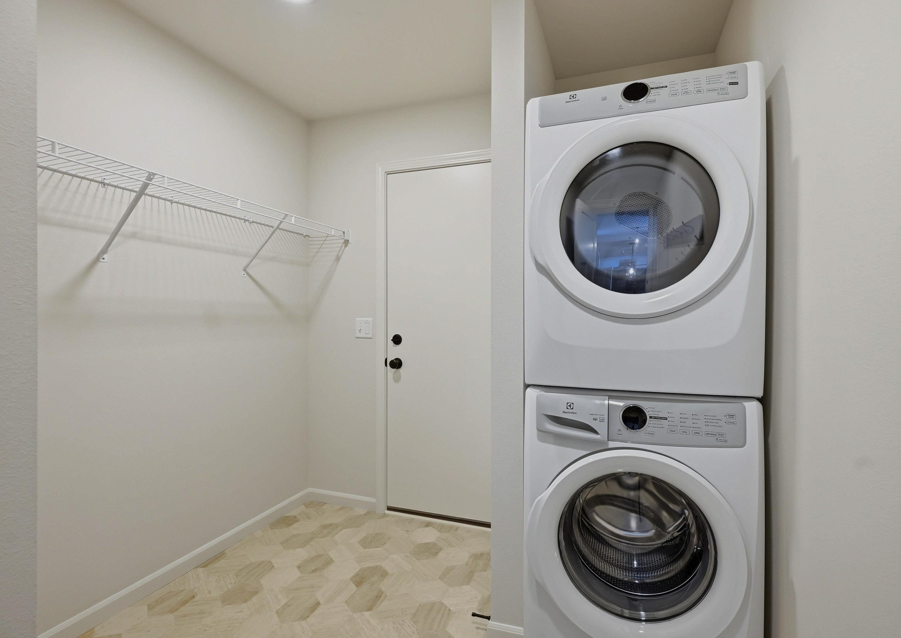 1677 Waverly Way. Verona, WI 53593