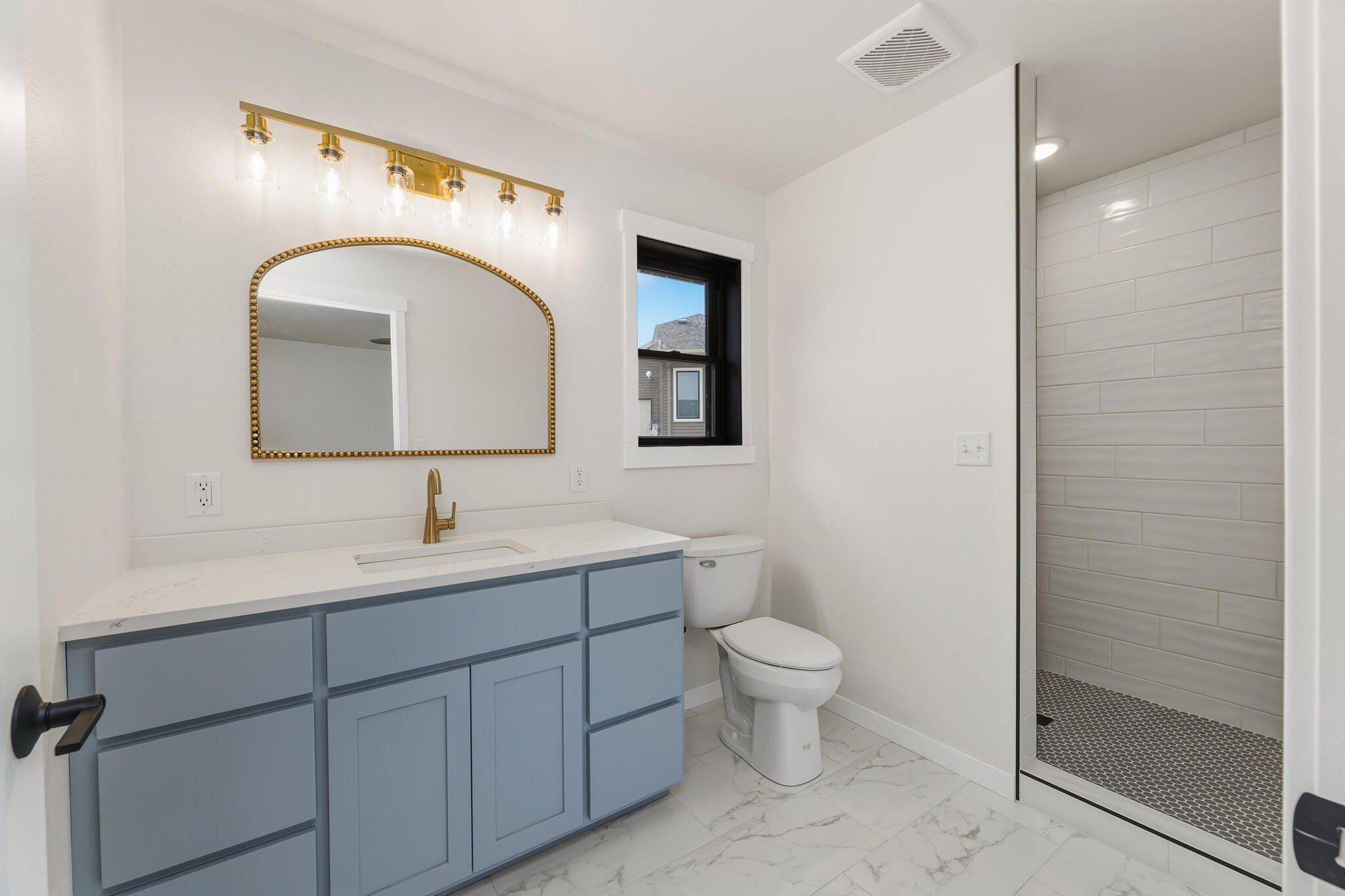 1508 Pioneer Dr. Holmen, WI 54636