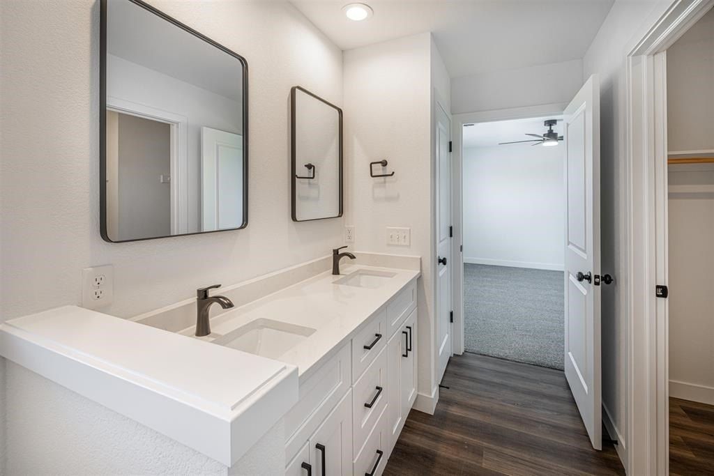 18321834 W Kyle Circle. Beloit, WI 53511