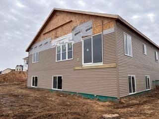 997 Bell Circle. Arlington, WI 53911