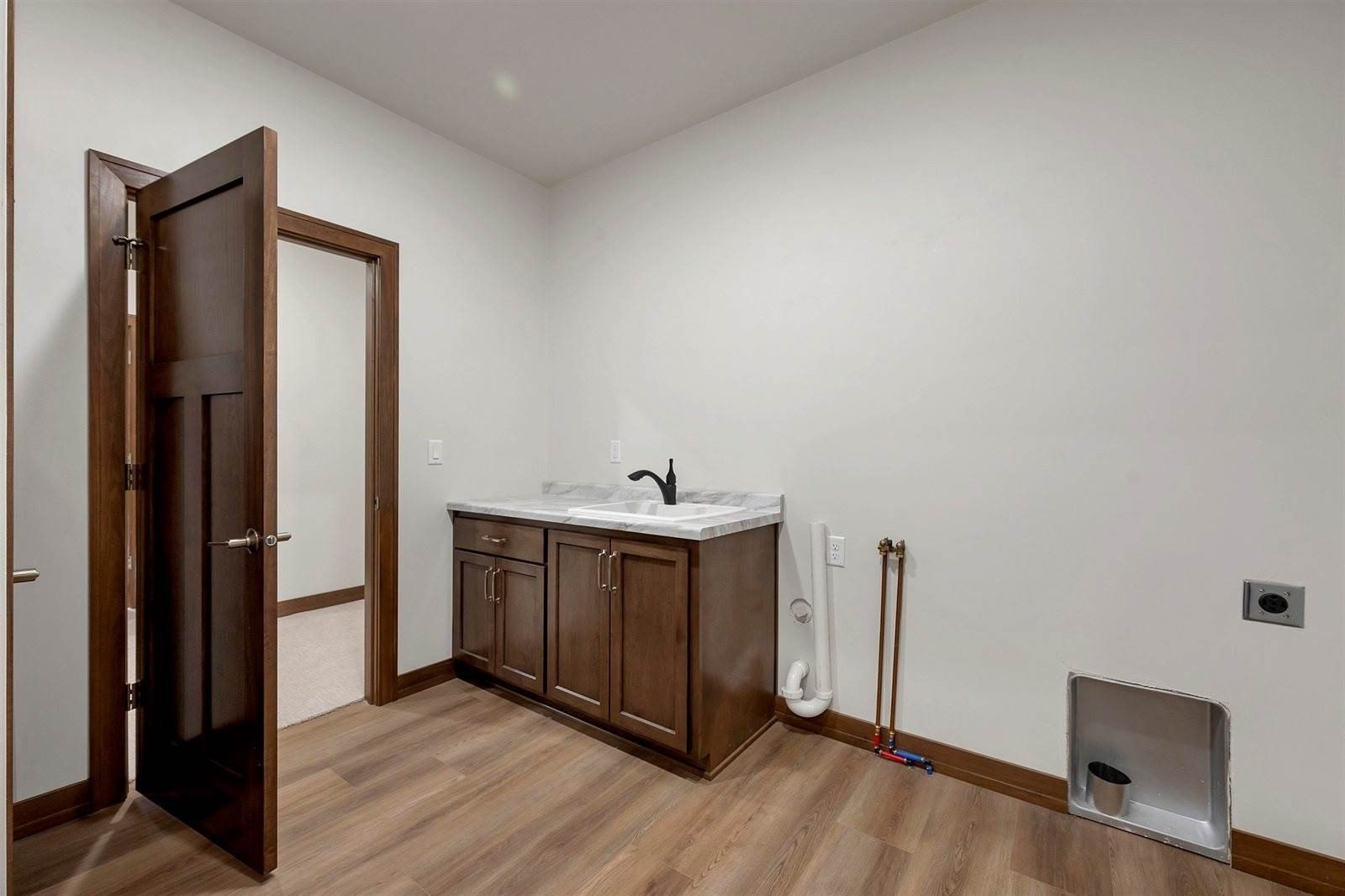 1617 North Honeysuckle Circle. De Pere, WI 54115