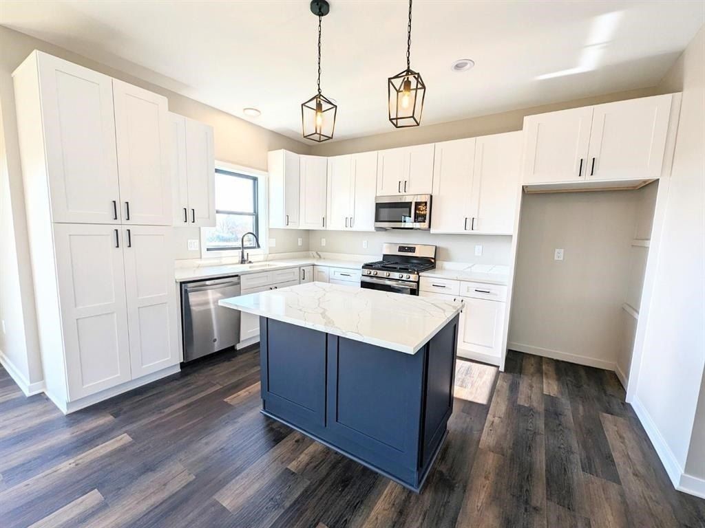 Sequoia Drive. Janesville, WI 53545