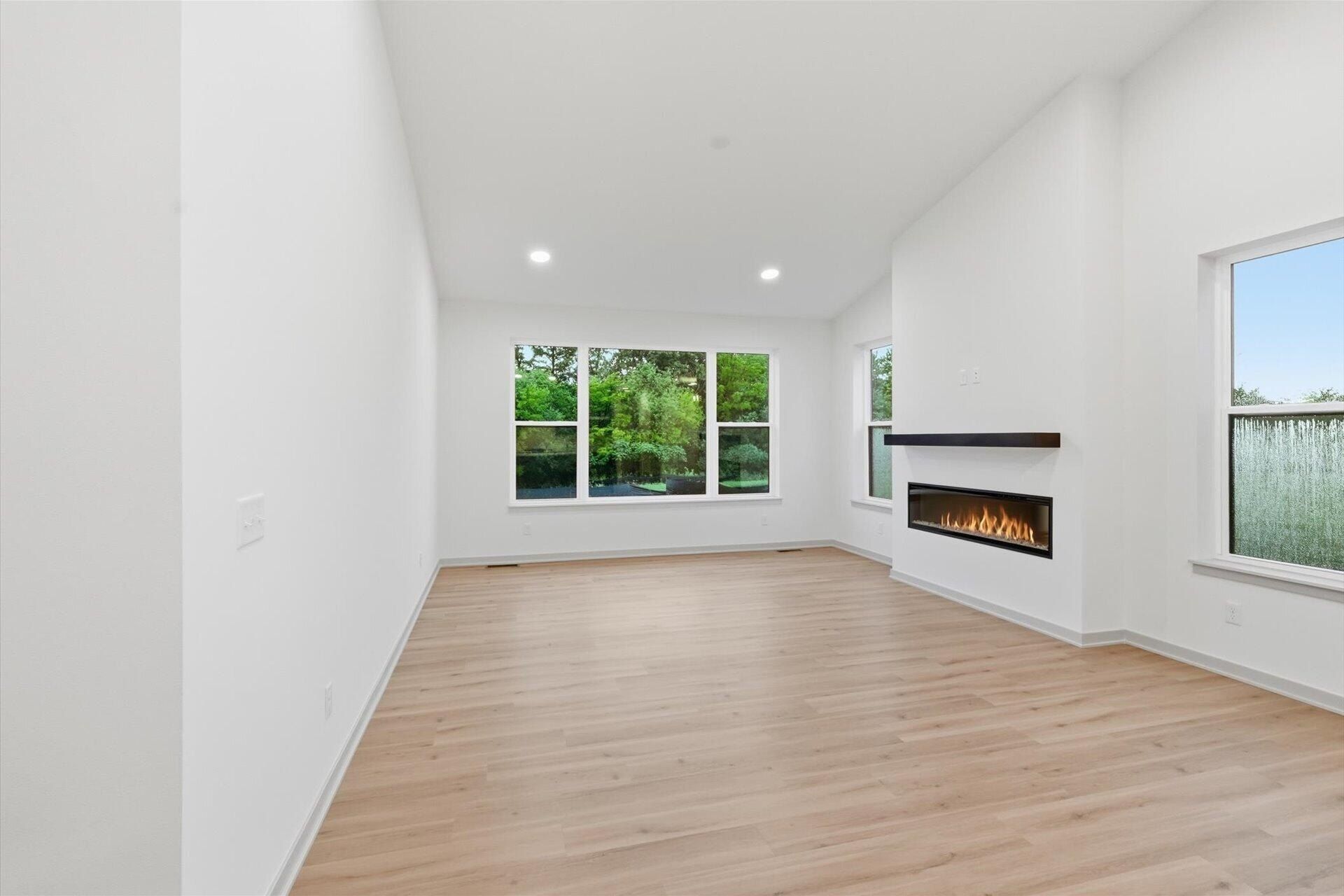 1322 Scotsland Ln. Oconomowoc, WI 53066