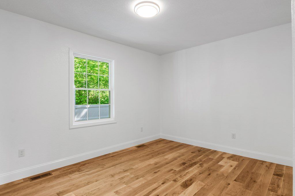 192 Humboldt Lane. Princeton, WV 24740