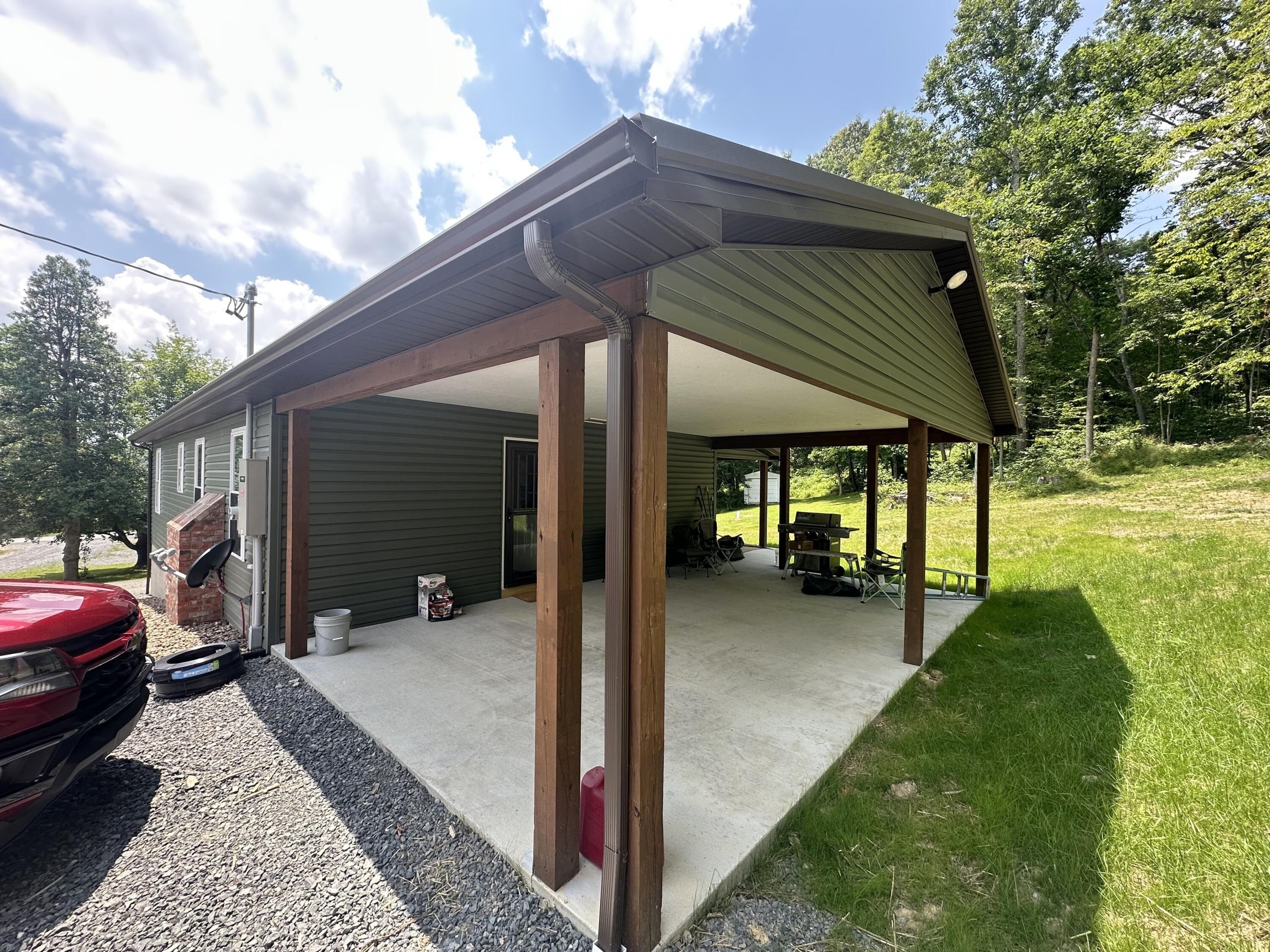 35 Hilton Village Rd. Rainelle, WV 25962