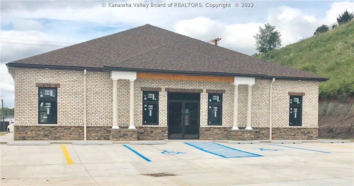 420422 Charleston Drive. Ripley, WV 25271