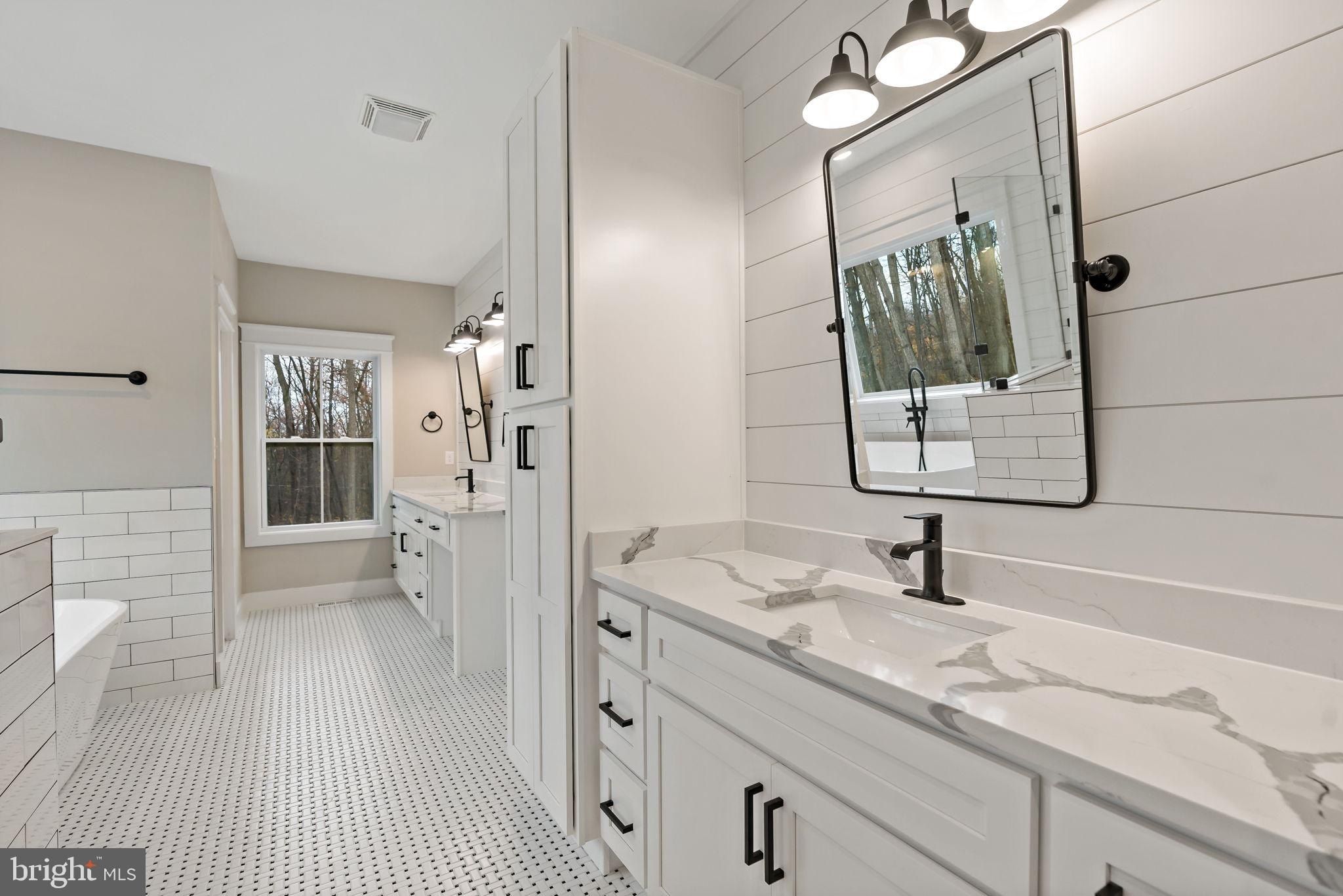 17 Mistletoe Lane. Harpers Ferry, WV 25425