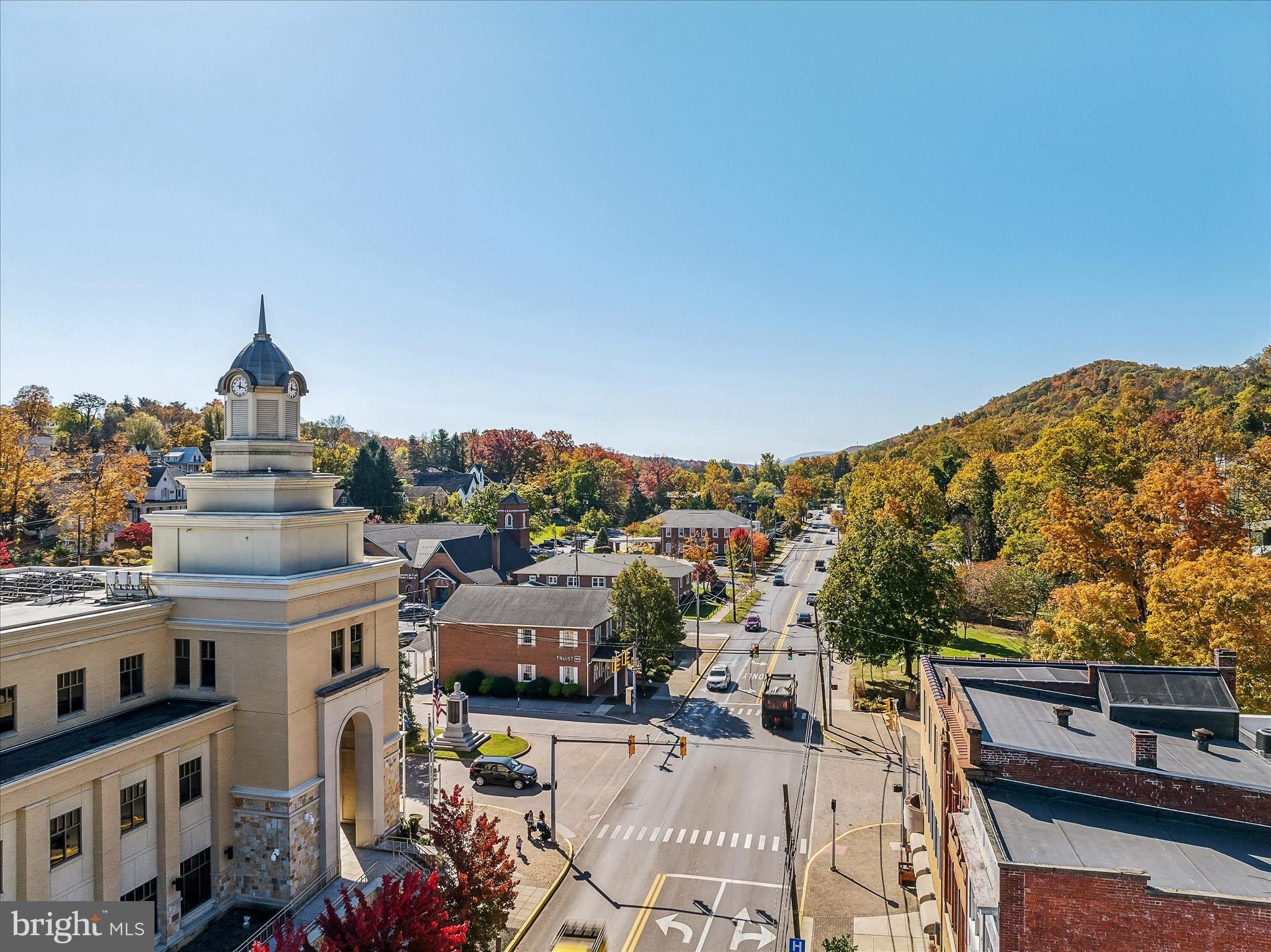 237 Foggy Bottom Lane. Berkeley Springs, WV 25411