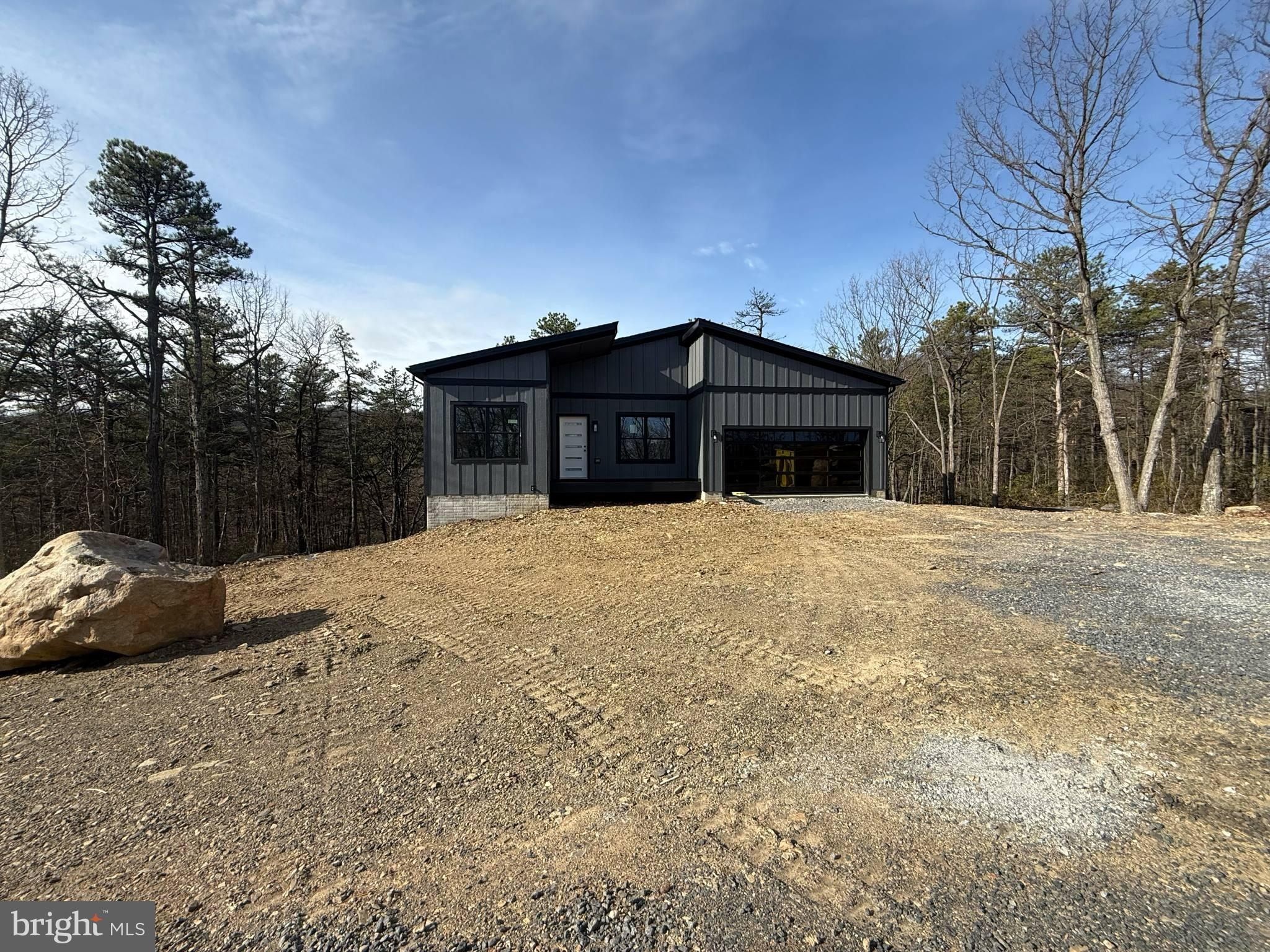 231 Sachem Hill. Hedgesville, WV 25427