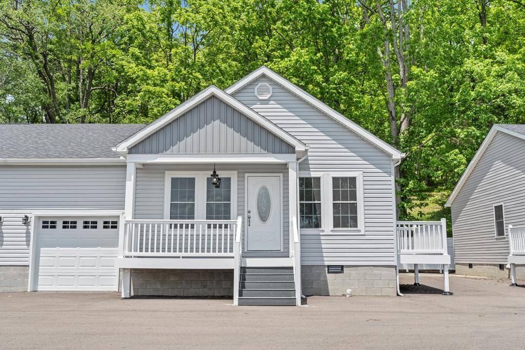 196 Humboldt Lane. Princeton, WV 24740