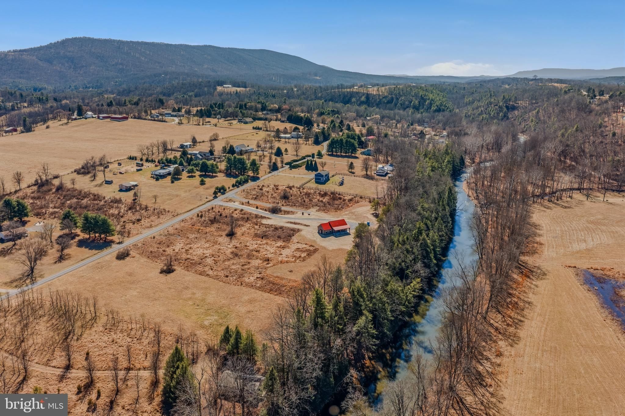 237 Foggy Bottom Lane. Berkeley Springs, WV 25411