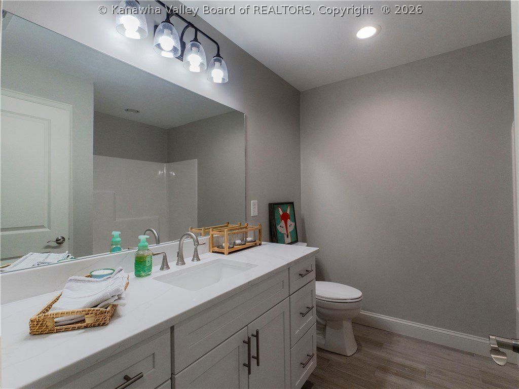 39 Jordon Drive. Winfield, WV 25213