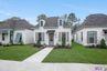 casa en The Garden por Acadiana Group