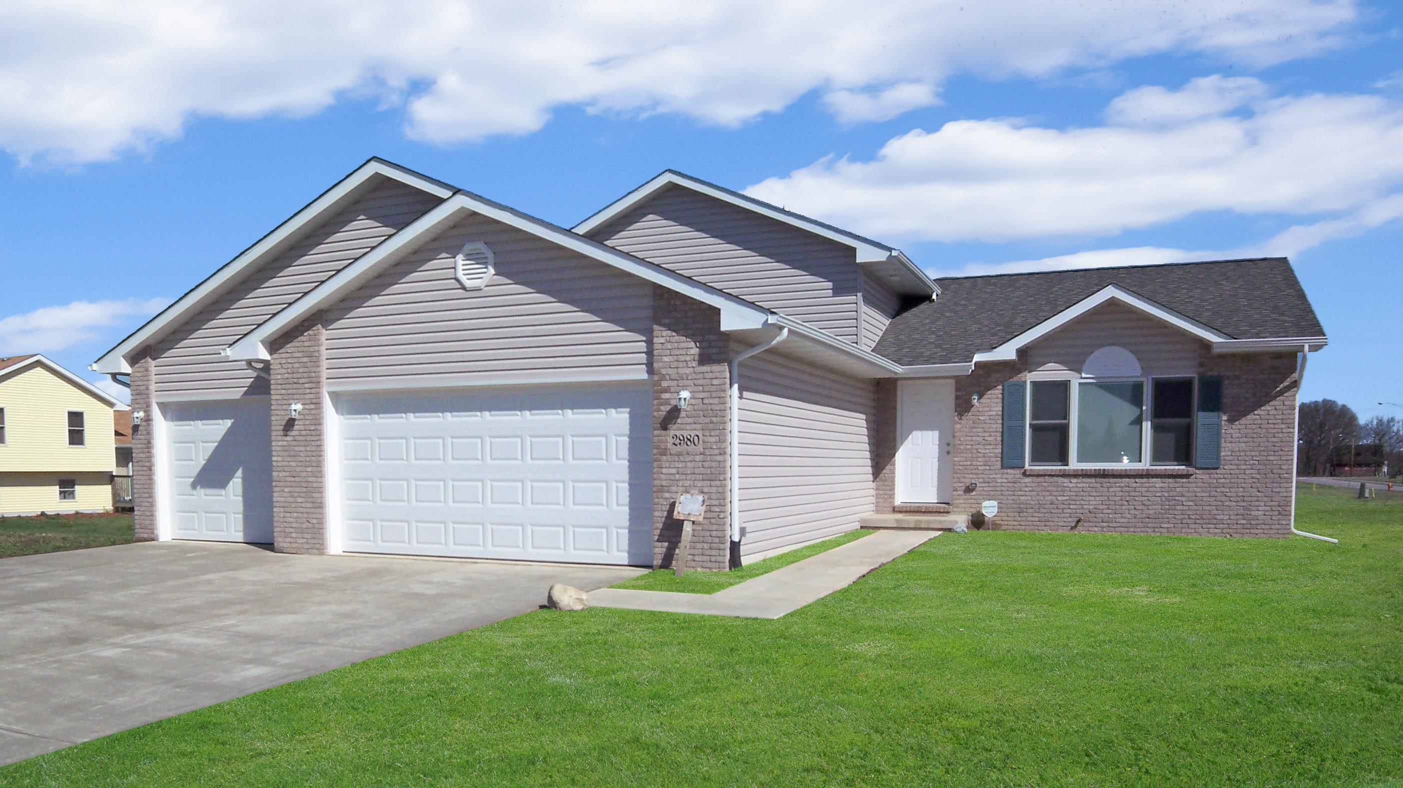 Dakota Elevation C with 3 car garage