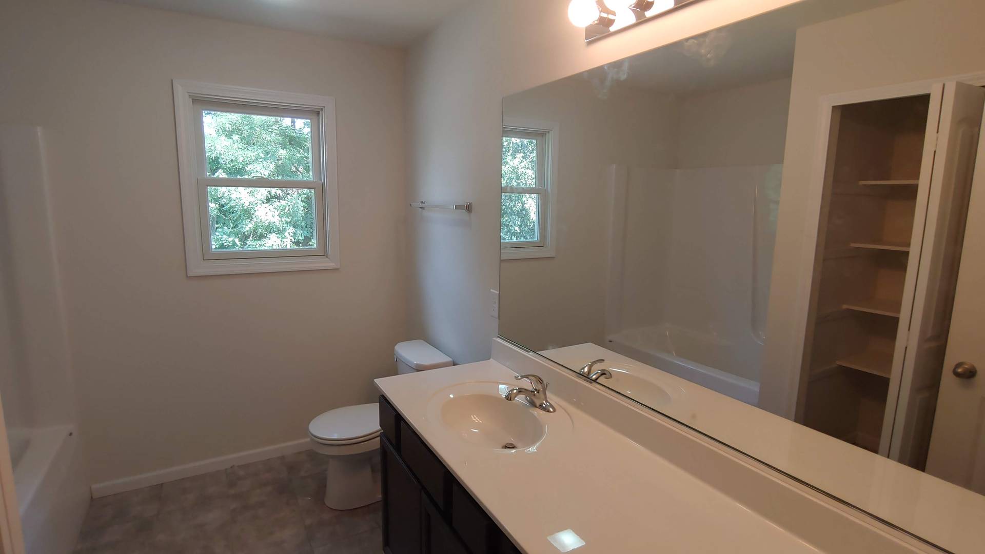 Family Bath Van2