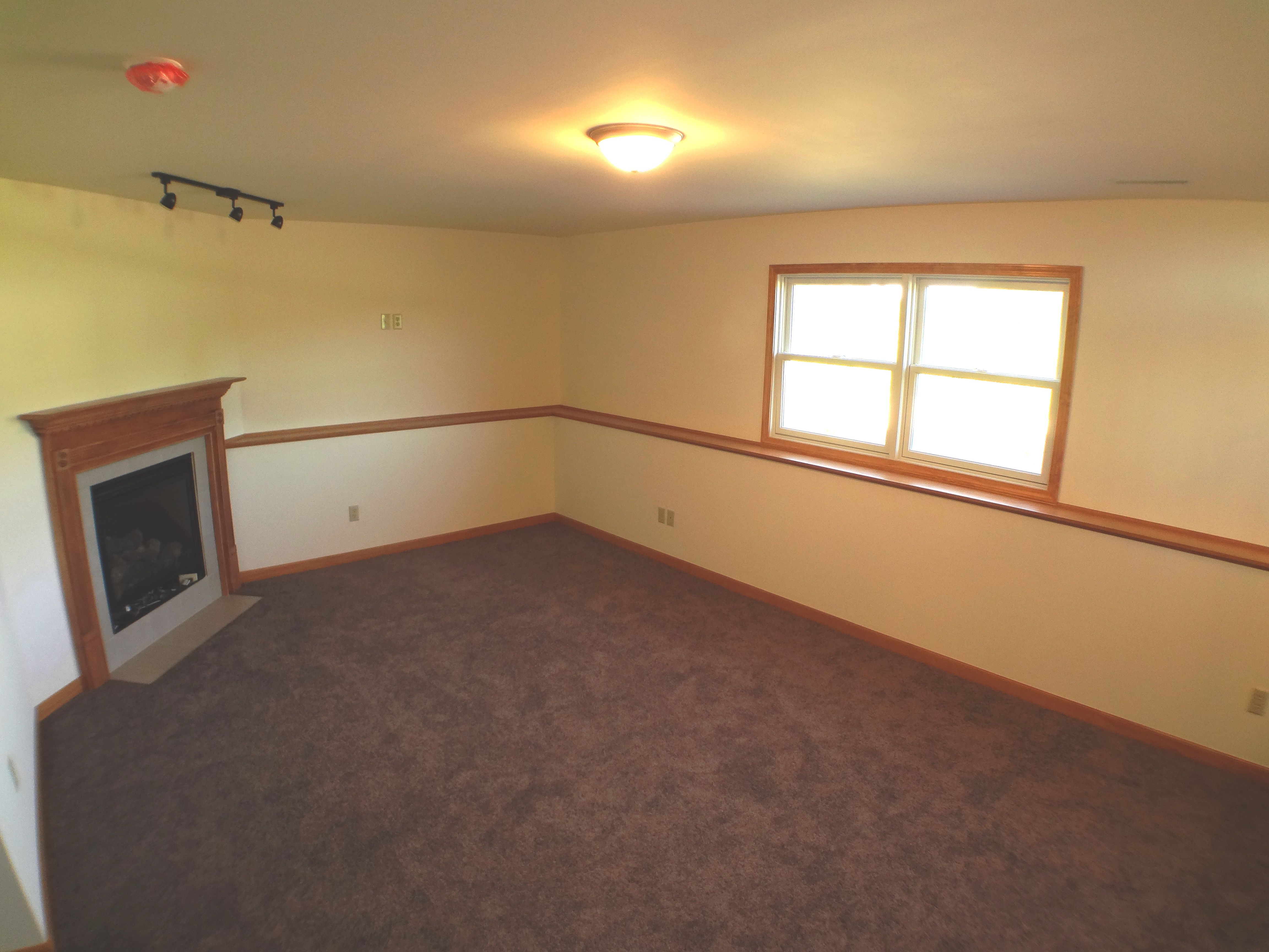 Family Room w/Fireplace