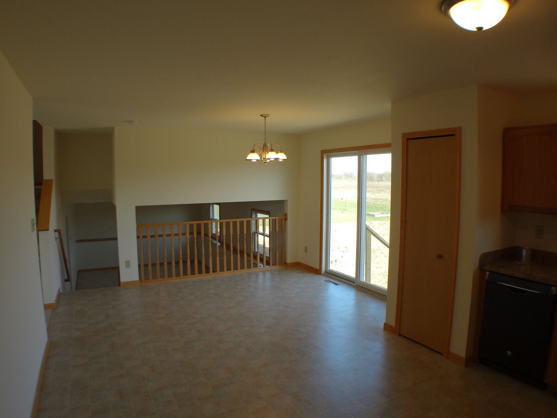 Dining/Kitchen