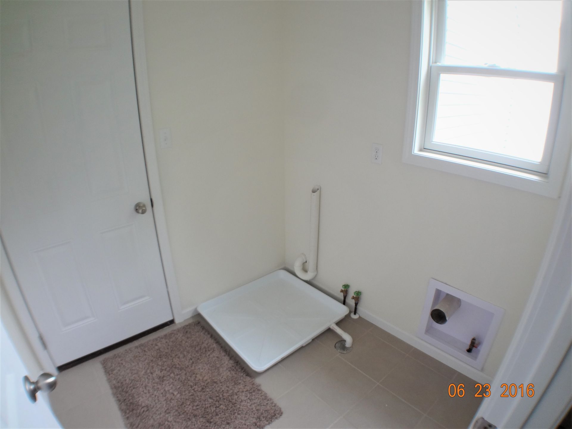 Laundry/Garage Ent