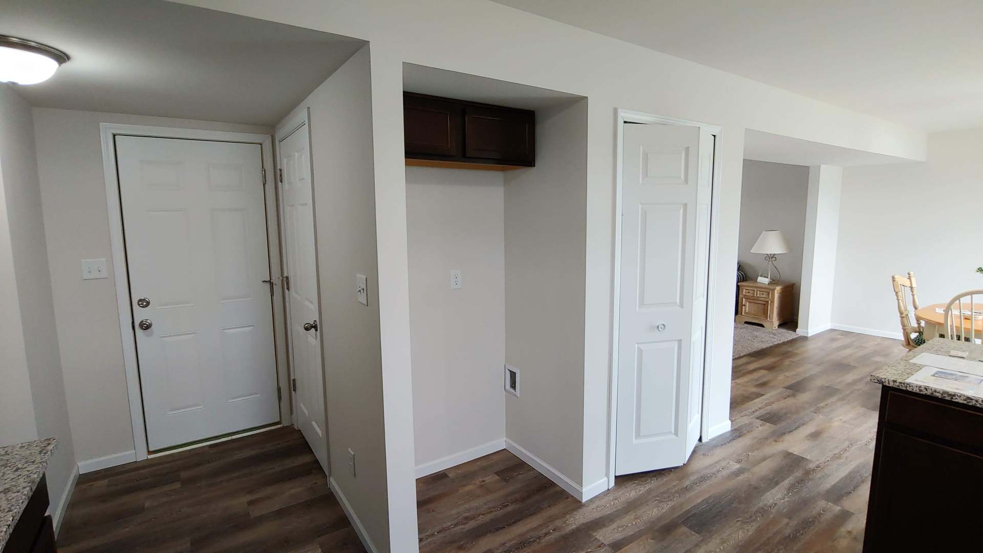 Hse/Gar Dr/Frig Space/Pantry