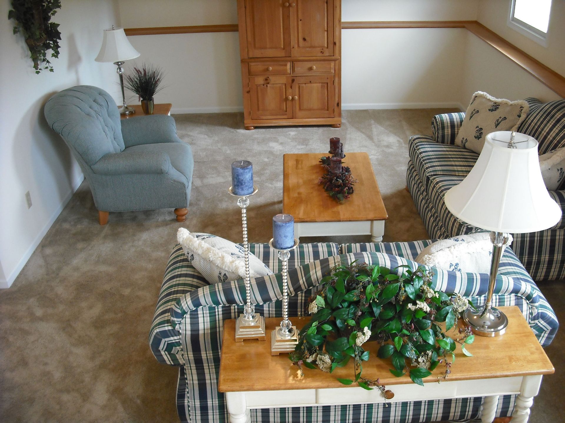 Fam Room Furn2
