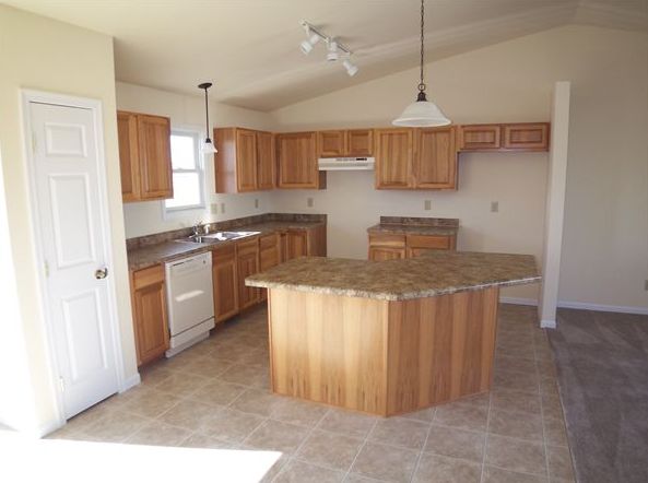 Kitchen w Opt Crescent Island