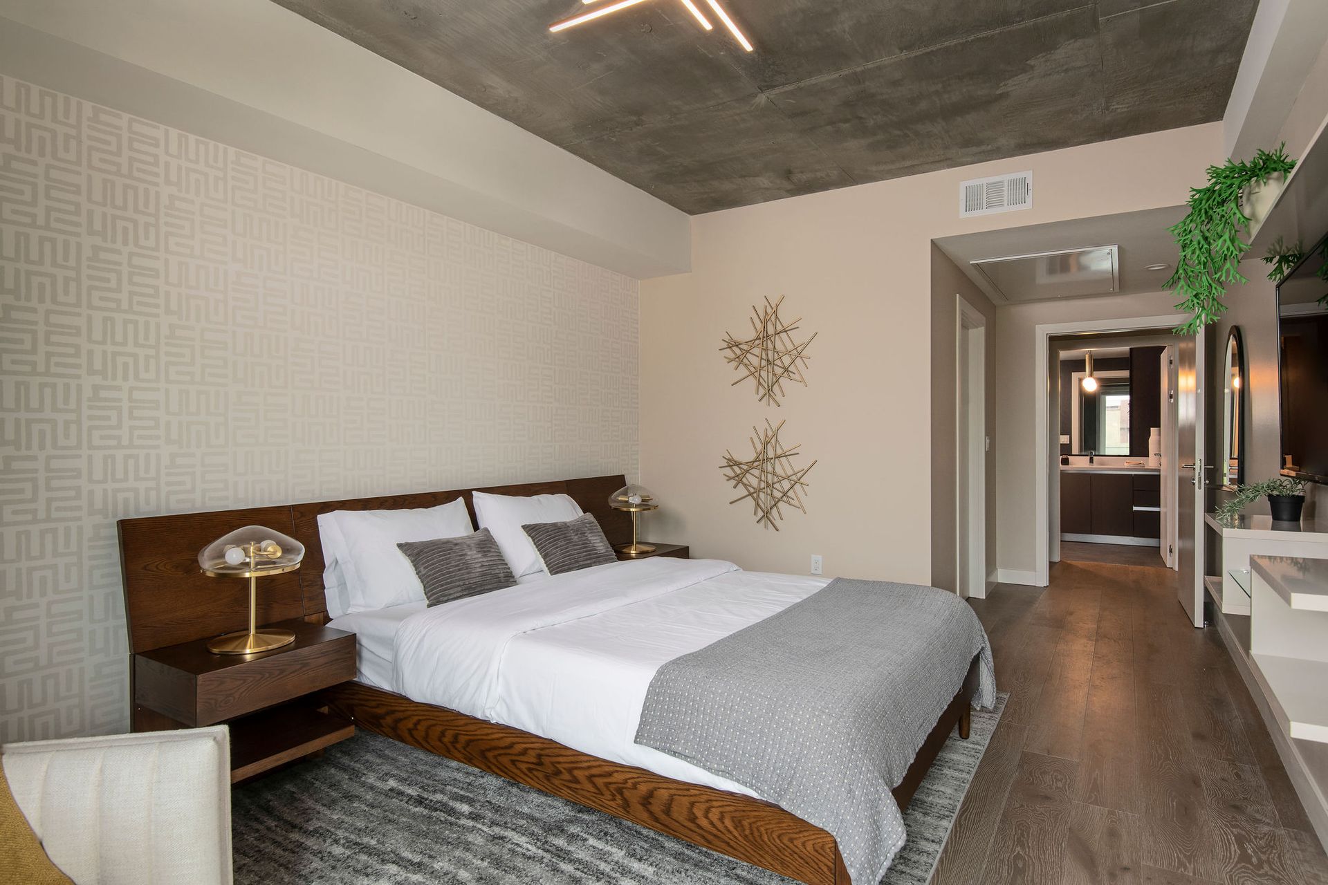 Model Bedroom alt