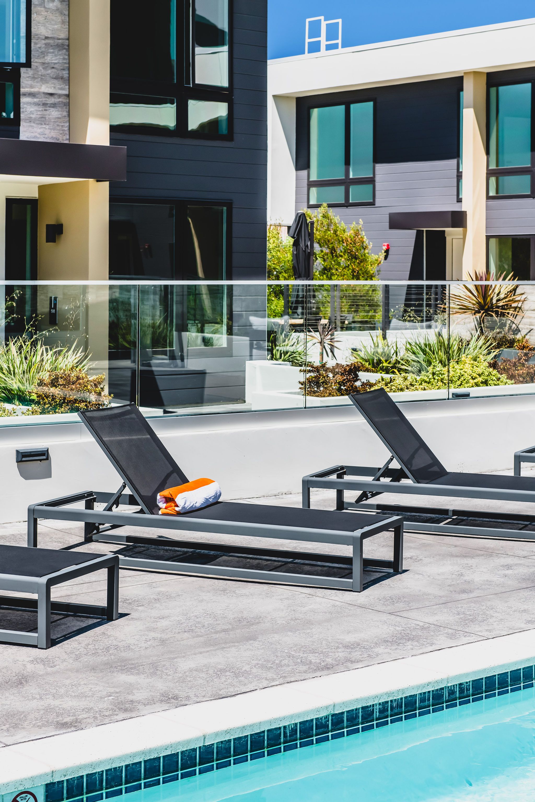 Amenity Deck Heated Pool & Lounge